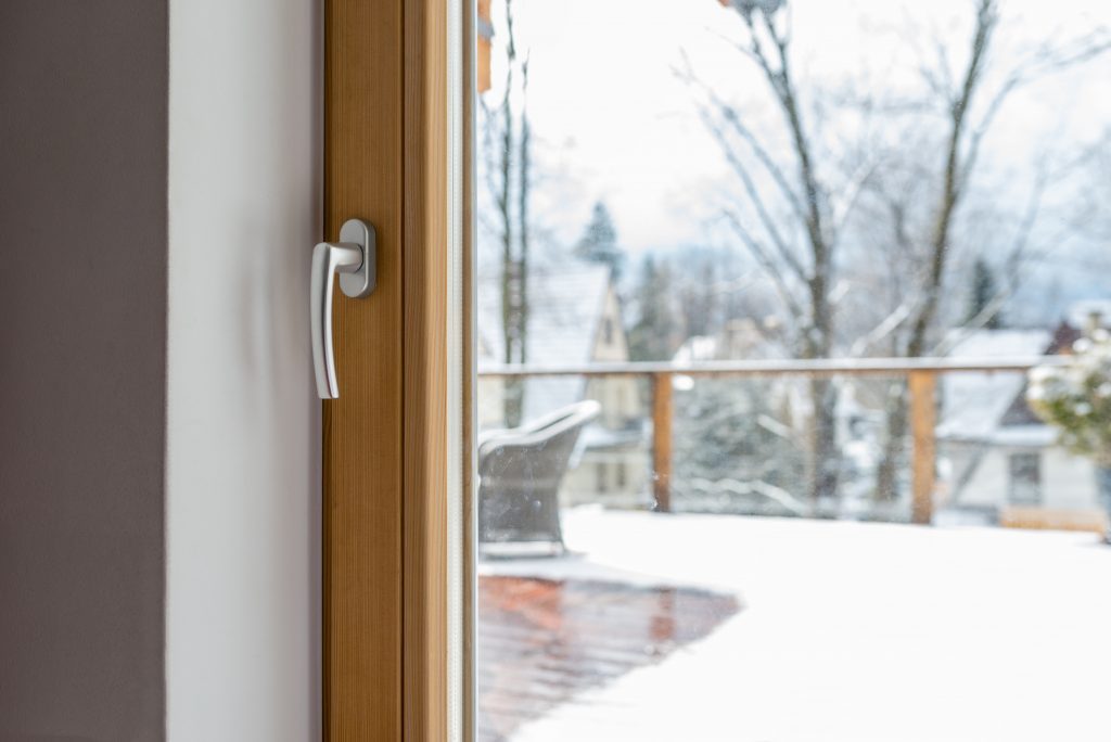 Сейчас лучшее время, чтобы проверить ваши двери и окна перед холодами