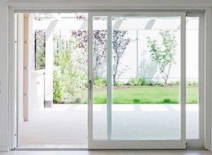 Можно ли использовать раздвижные двери и окна из ПВХ в домах?