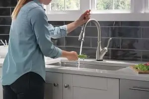 Смеситель на кухню: Какой будет самым удобным для вас