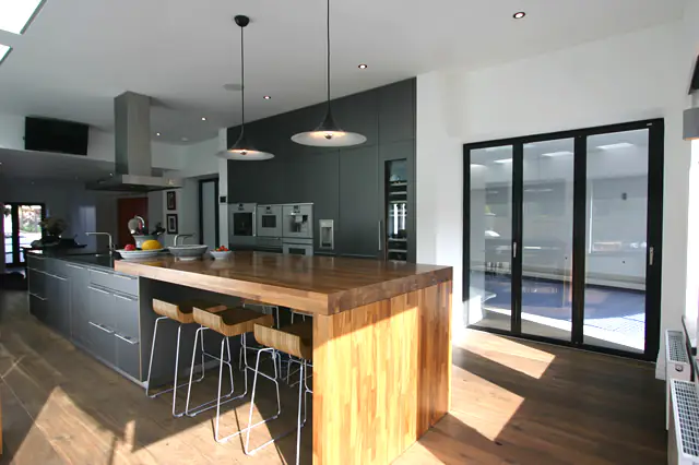 Изящество и минимализм: главные тенденции межкомнатных дверей на 2024 год