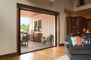 Стекло становится мейнстримом: где установить стеклянную стену в вашем доме