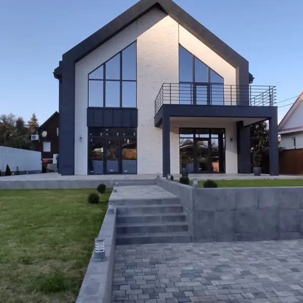 Остеклен частный дом в г.Сочи