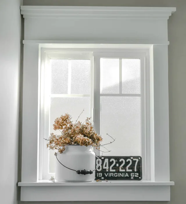 Добавьте отделку или молдинг по периметру рамы