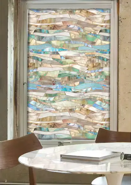 Используйте декоративную оконную плёнку