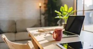 Почему естественный свет должен быть вашим приоритетом в домашнем офисе