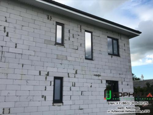 Монтаж окон из профиля Elex 70 мм с ламинацией антрацит в частном доме в станице Старонижестеблиевской. Фото 3