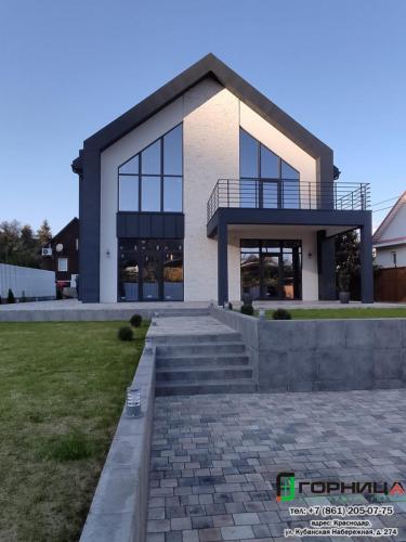 Остеклен частный дом в г.Сочи