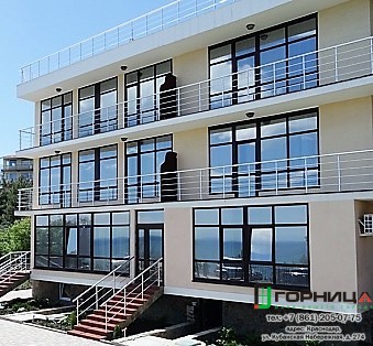 Остекление дома в Геленджике